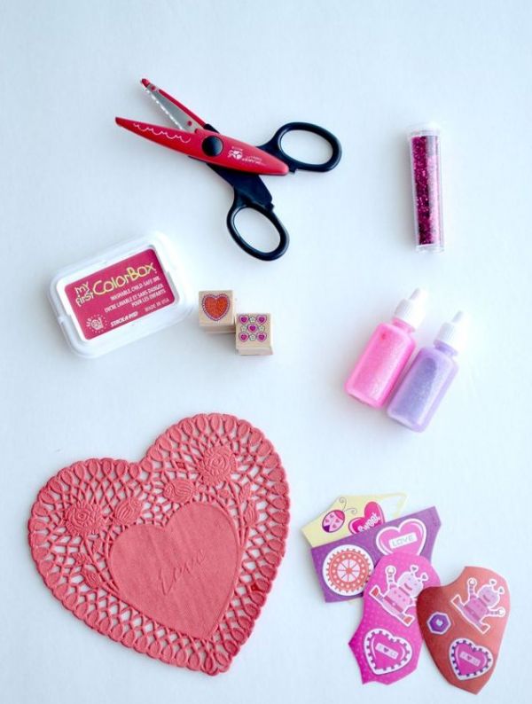 ValentineCardMakingStation3creativefamilyfun_crop_634_840